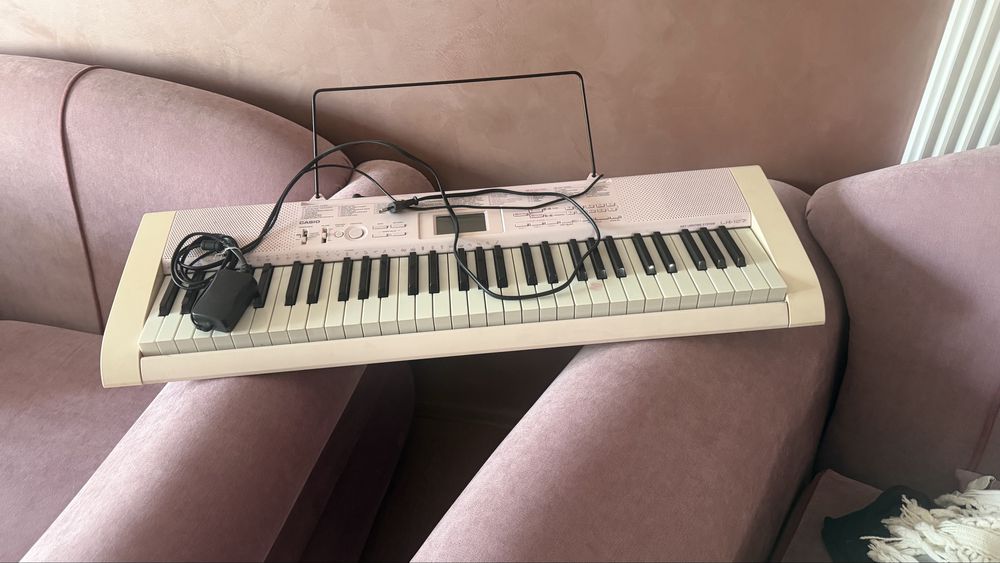 Синтезатор Casio