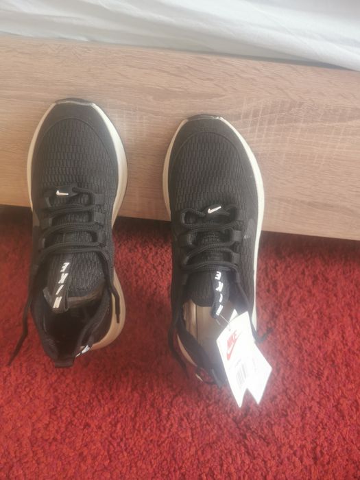 Adidași Nike de vanzare