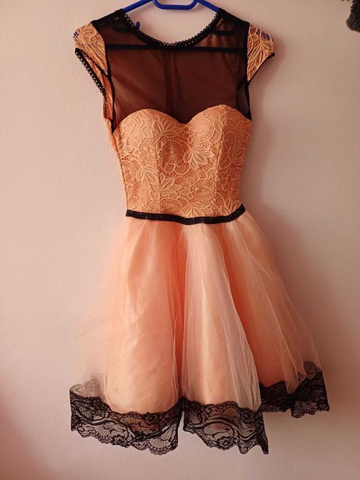 Rochie eleganta cu dantela scurta