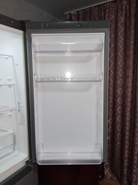 Продам Indesit холодильник