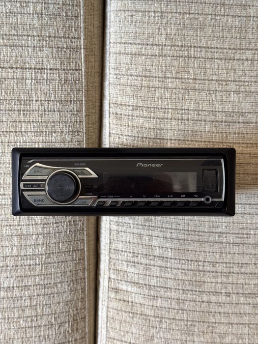 Авто плейър Pioneer MVH-150UB / AUX / USB / подарък крушки Н4