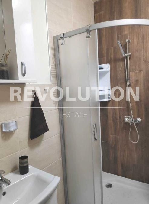 Дава се под наем Тристаен апартамент в Варна, Център - 112 кв.м за 698.19 € - Снимка #5