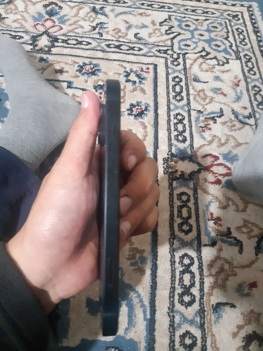 Продам Айфон 14 128