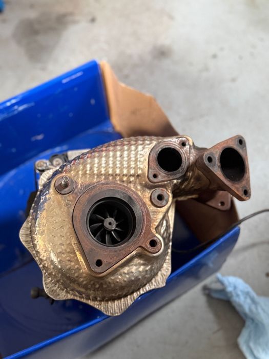 Turbo Volkswagen Touareg 3.0 tdi 262 hp