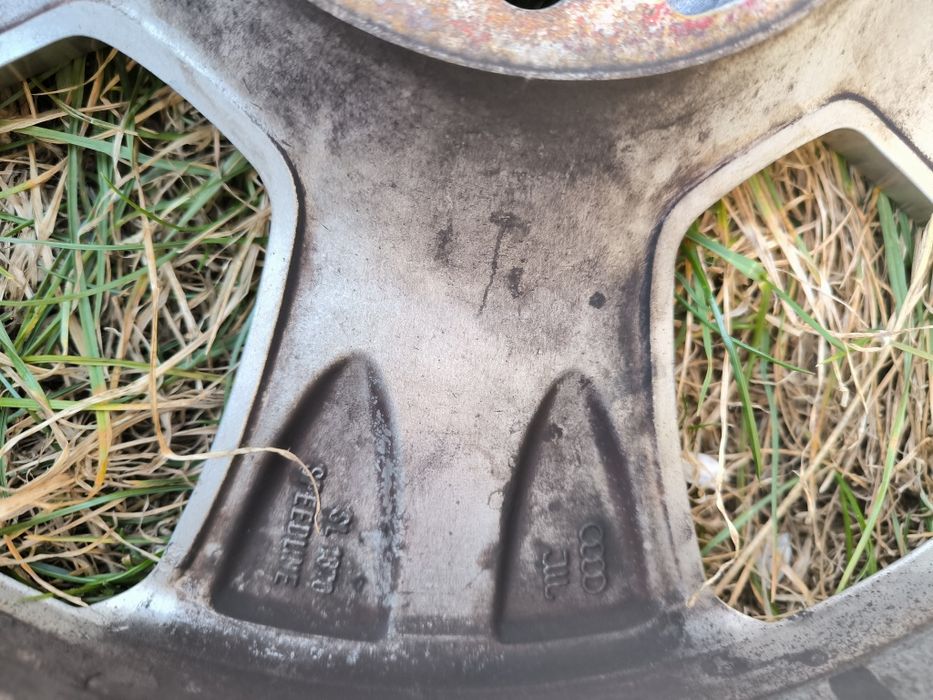 Vând Jante originale Audi A3 5x112 R17