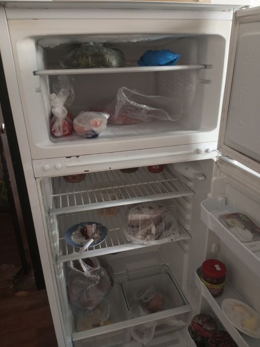 Продам холодильник Индезит