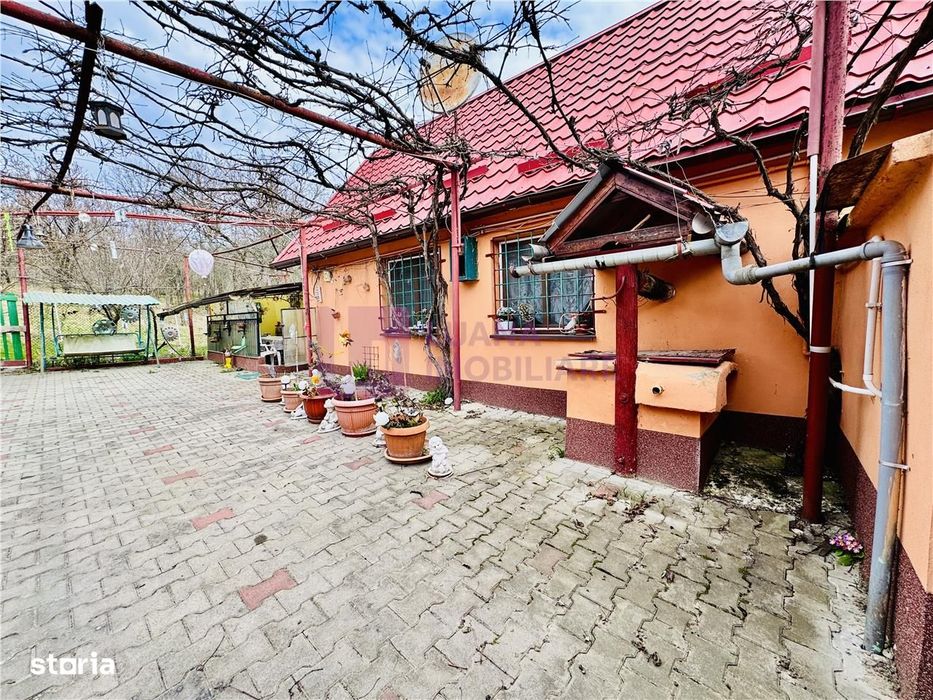 Casa individuala de vanzare in Nucet | Rosia | teren 747 mp | livada,