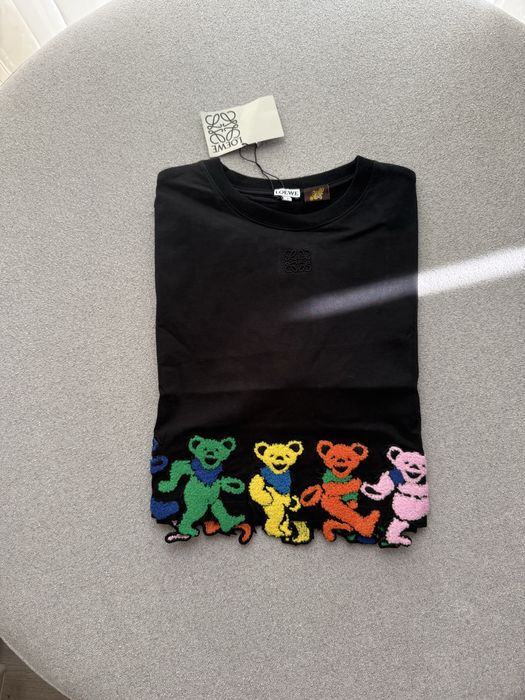 Продам женскую футболку loewe