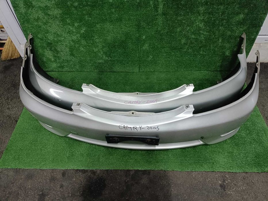 Передний бампер от Toyota Camry 35