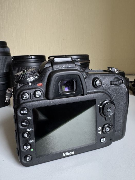 Nikon D7100 с обективи, светкавица и дистанционно