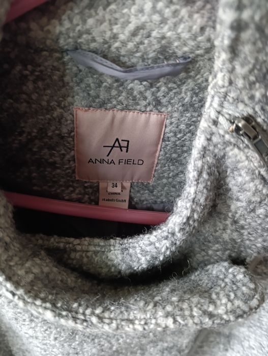 Намалям на 30лв.Много хубаво палтенце