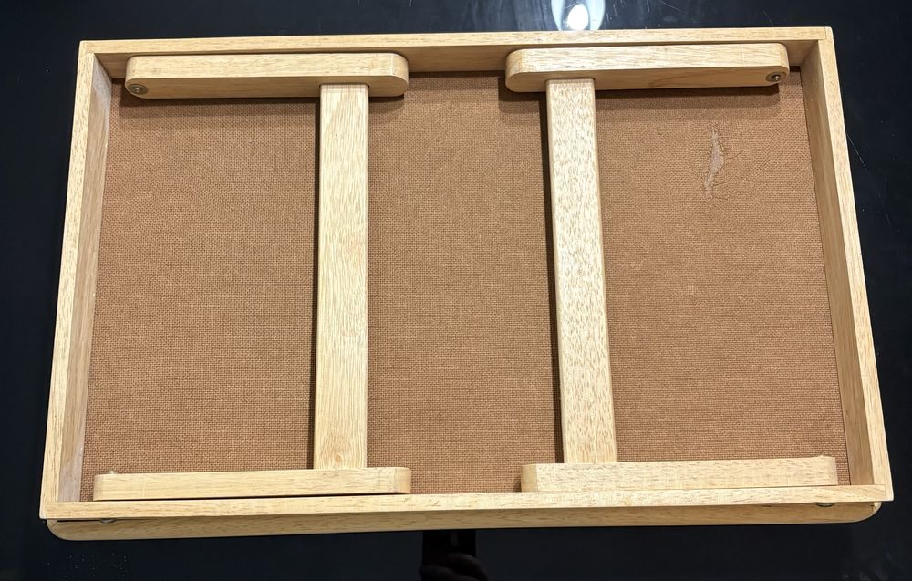 Дървена масичка/поднос с крачета за закуска/лаптоп