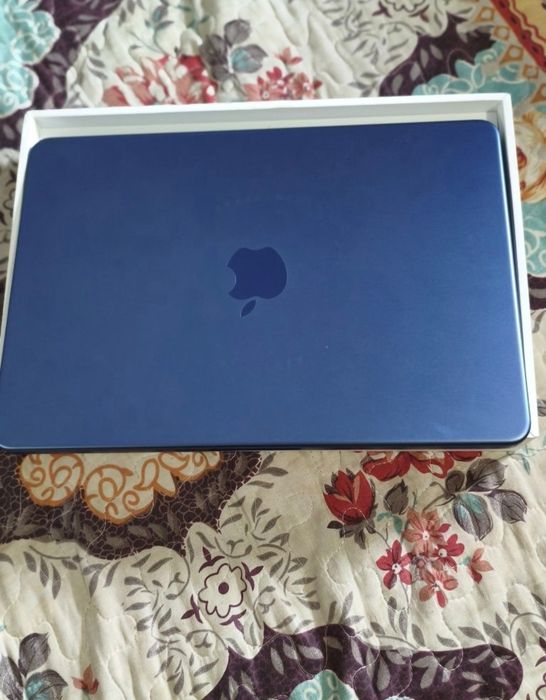 100% акб новый macbook Neo