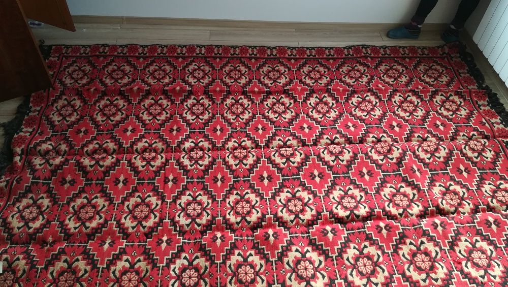 Вълнени черги, одяла и килими. Ръчно тъкани.