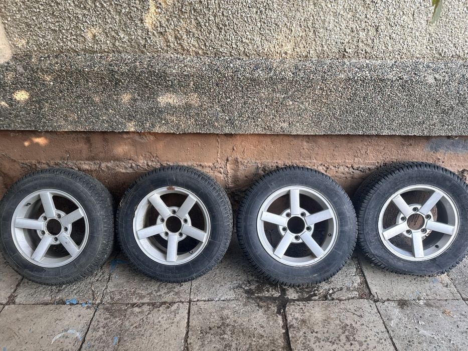 Продам колеса от нивы