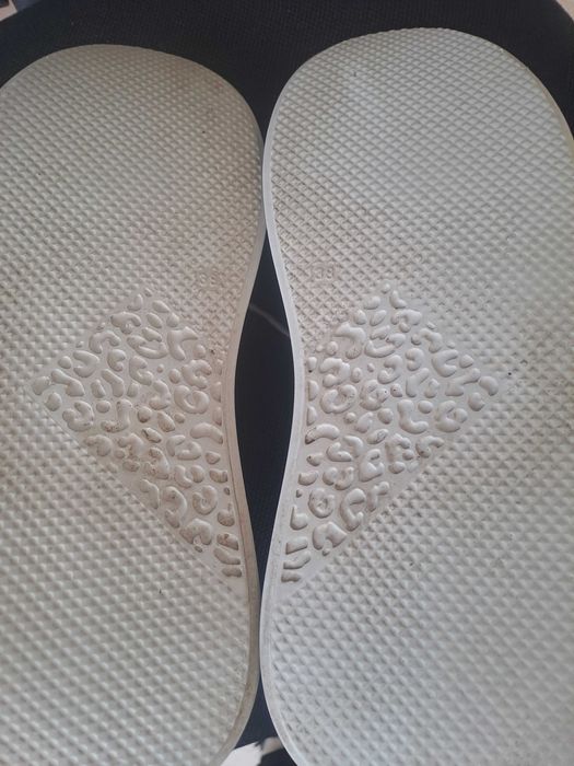 Бежови сникърси с платформа от естествена кожа в бежово и златно