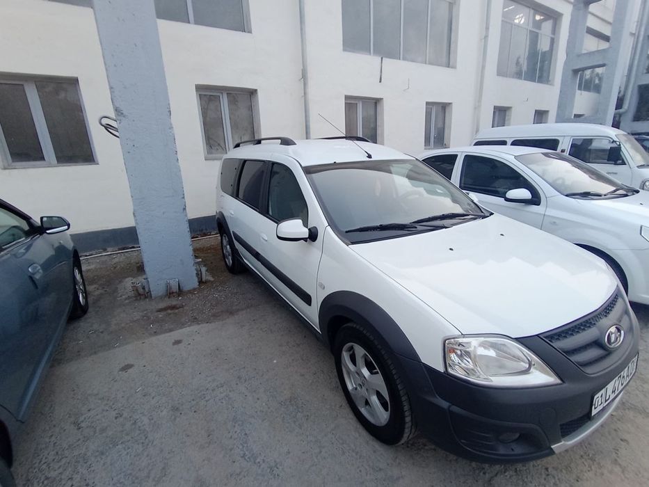 Срочно продаётся Lada Largus.