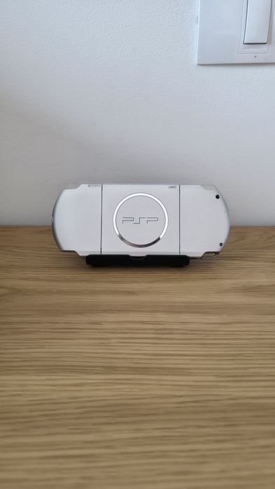 Sony PSP 2000, Modat, 550 jocuri, consola 9 în 1, husă, folie, 12 luni acoperire.
