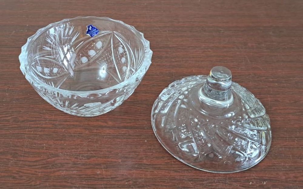 Хрустальные кувшины