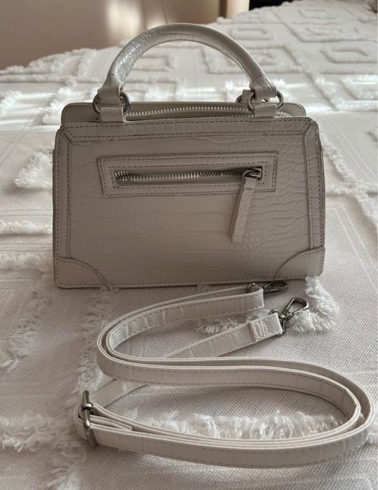 Дамска чантичка с верижка