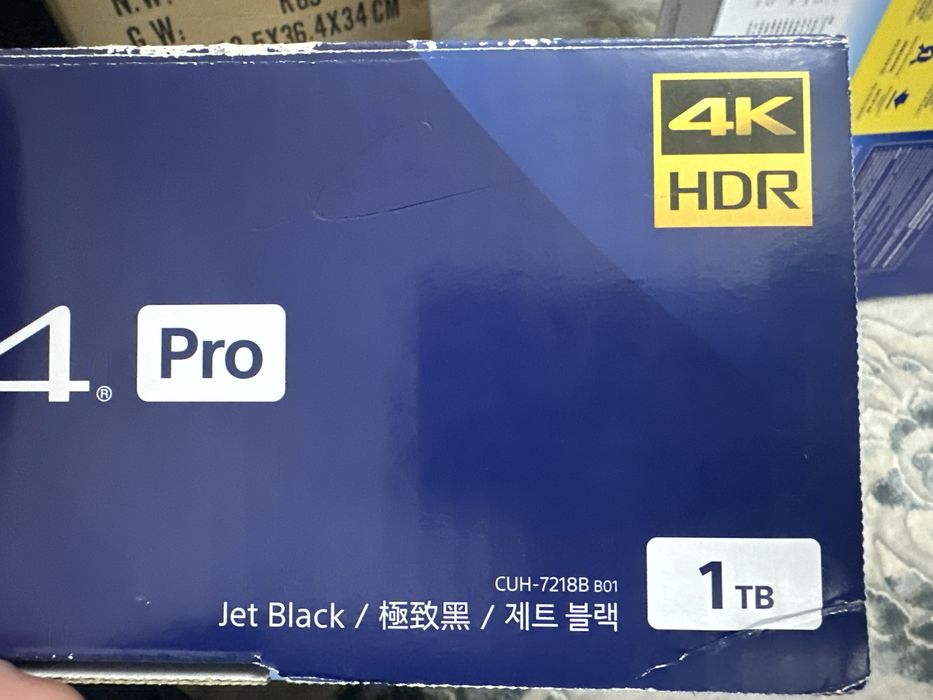 Продам Playstation4 slim Pro 1TB как новый гарантия от магазина