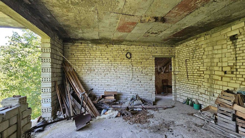 Двуетажна къща в с. Стърница, обл. Смолян