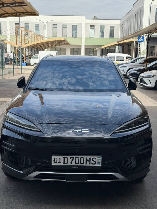 BYD chempyon 605 km yili 2023