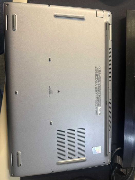 Dell precision 3581 - i7 13800H  32Gb DDr5 RTX ada 2000