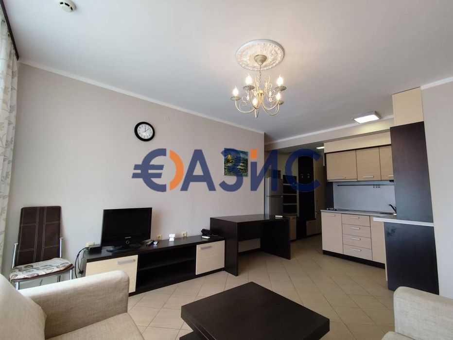 Продава се Двустаен апартамент в к.к. Слънчев бряг - 70 кв.м за 1099 €/кв.м - Снимка #2
