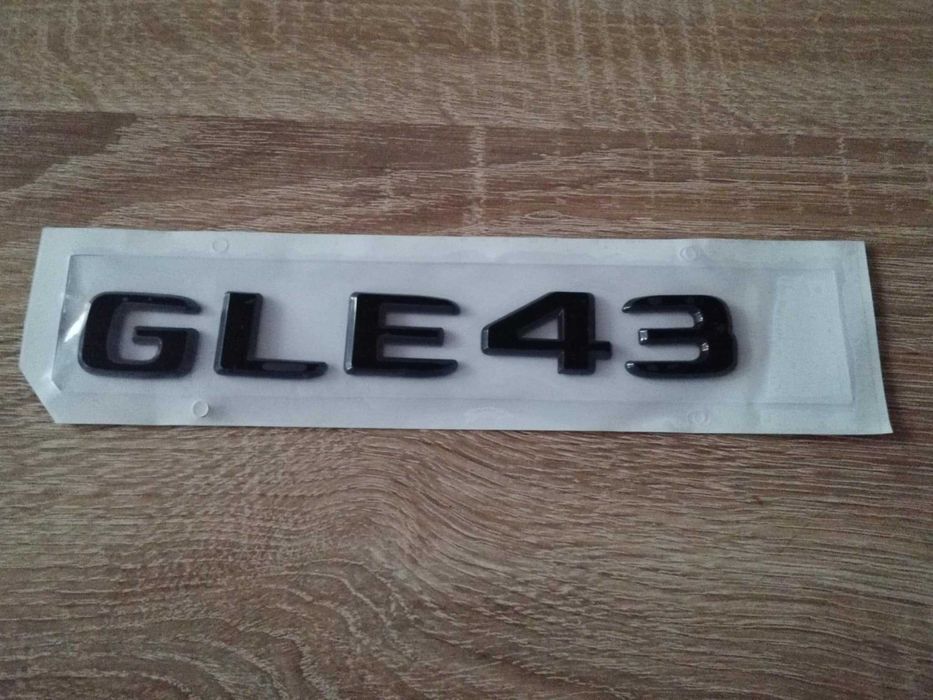 черен надпис Mercedes Benz GLE 43