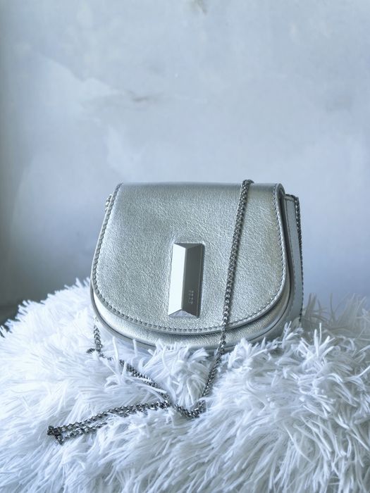 НОВА оригинална чанта  BOSS Nathalie Mini Saddle Silver Metallic