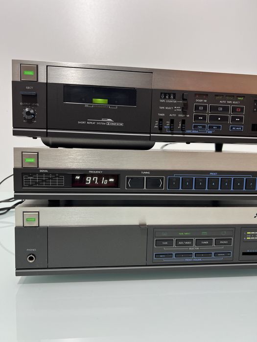 Linie Mitsubishi Amplificator DA-U51, Deck DT-51, Tuner DA-F51