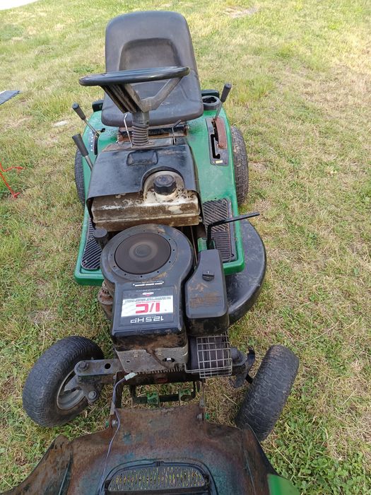Tractoraș cositoare mașină  pt gazon