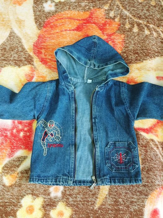 Продаю джинсовую курточку на мальчика