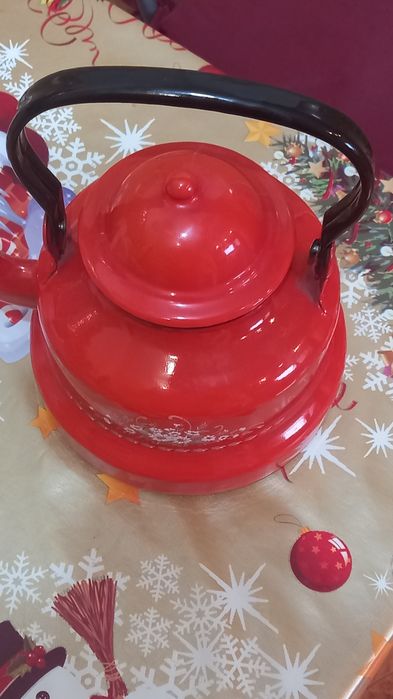 Vand vas/ ibric metalic emailat cu capac,capacitate 2,5 l maxim,termic