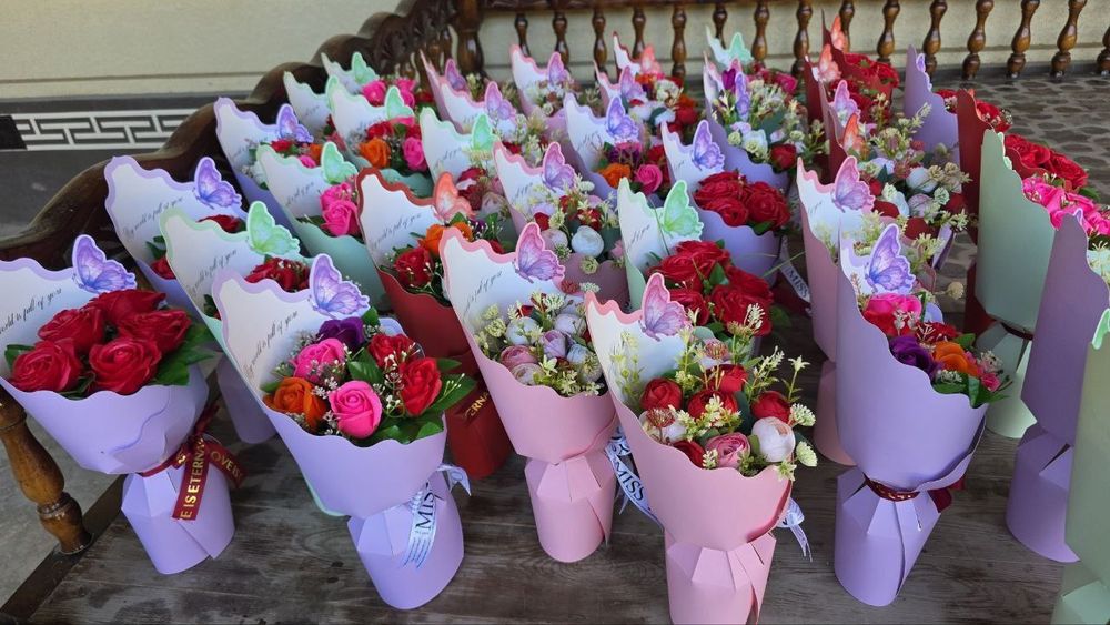 Sovgʻa uchun gul buketlari