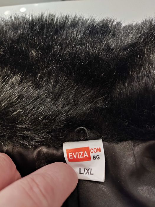 Дамски черен пухкав елек