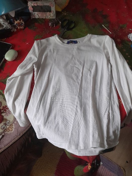 Продам блузки на девочку 10 лет