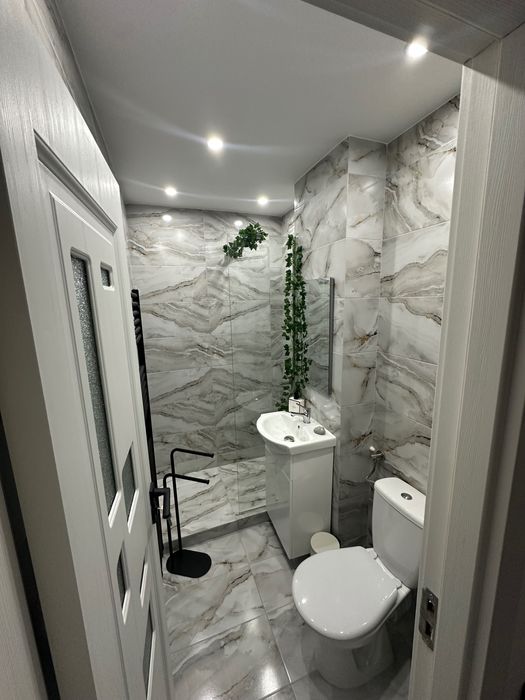 Se vinde garsonieră modernă, complet renovată de la 0, situată într-o zonă foarte liniștită din Blaj – Câmpia Libertății (G3, etaj 1)