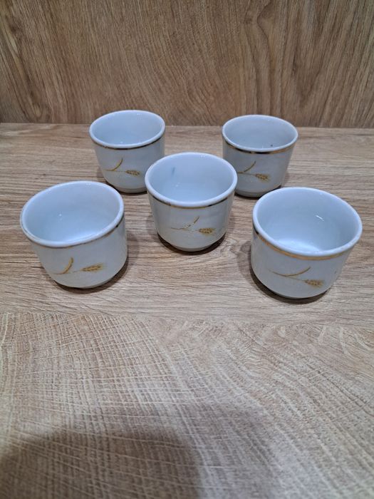 Чисто нови витринни чаши