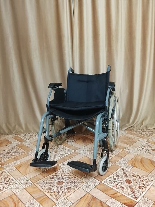 Продам инвалидную коляску