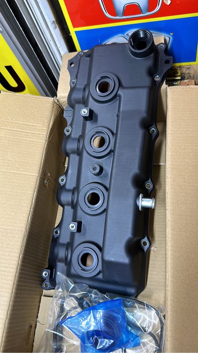 Крышка клапонов на 1KD ,2KD с прокладкой и с крышкой