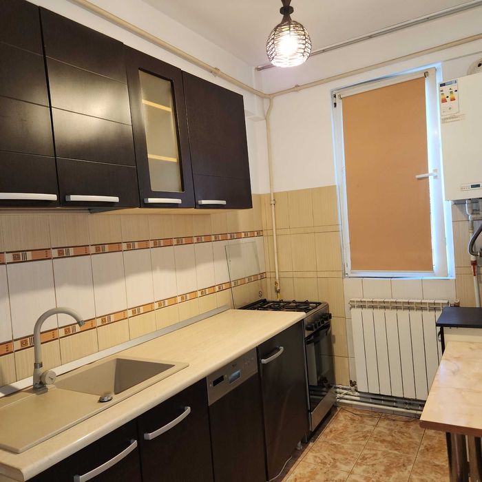 Vând apartament 3 camere.