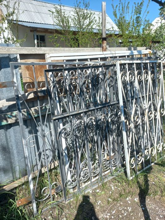 Продаётся решлтки на окна