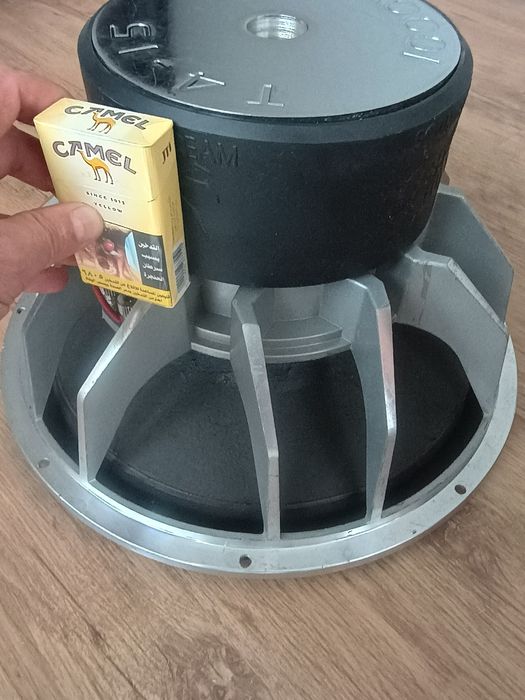 Subwoofer Soundstrream Tarantula T4- 1