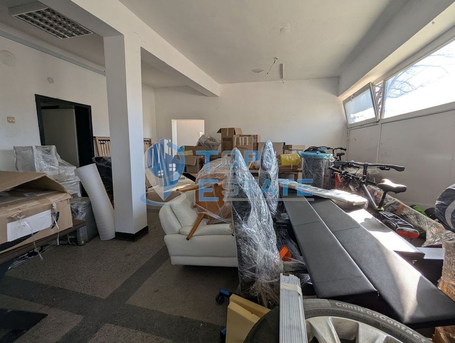 Промишлено помешение на центъра на село Първомайци, област Велико Тър