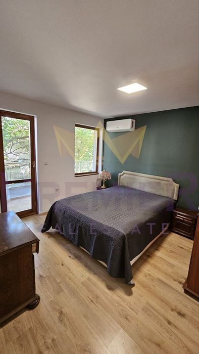 Дава се под наем Тристаен апартамент в Варна, Гръцка махала - 90 кв.м за 867 € - Снимка #4