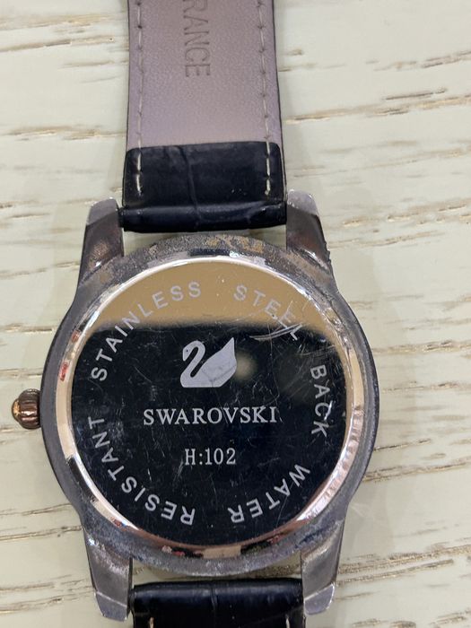 Продам часы SWAROWSKI с натуральными камнями