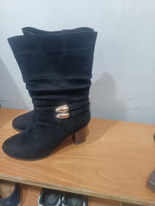 Продам сапожки новые