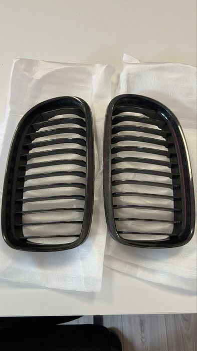 Grilă neagră bmw seria 3 e90